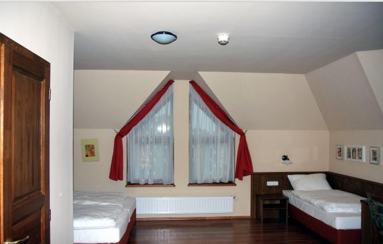 Publo Etterem Es Panzio Bed & Breakfast Csakvar Eksteriør bilde